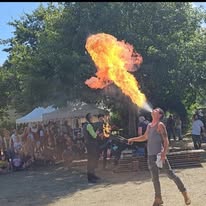 Gerbe de feu devant le public